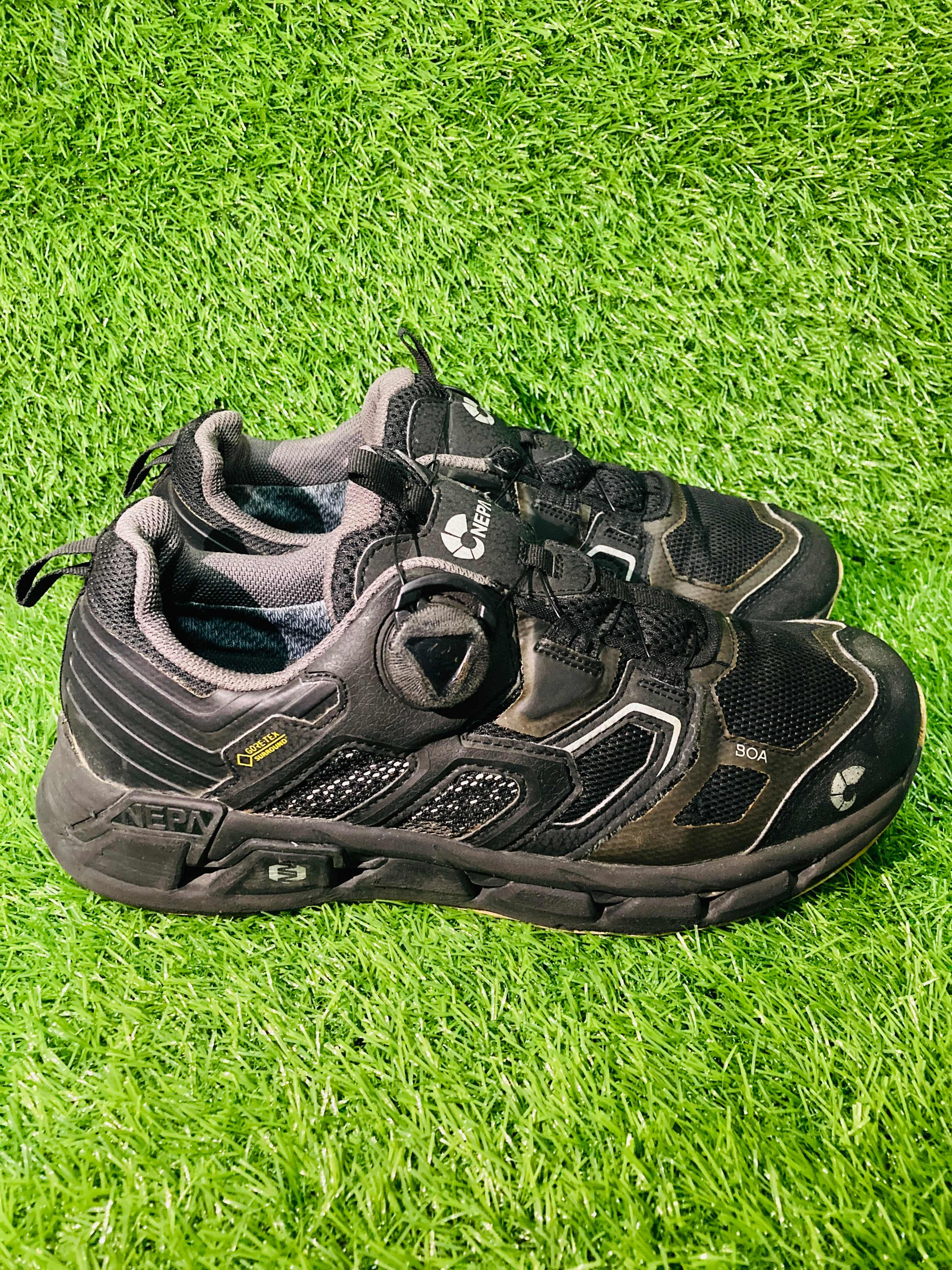 Nepa Outdoor BOA Gore-Tex Surround Hiking Shoes (Black / Charcoal) — view 1