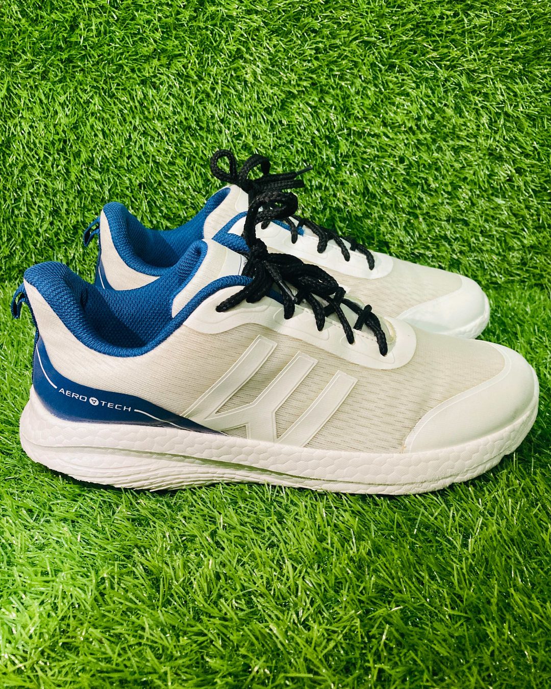 Aero Tech Lightweight Athletic Running Shoes (White/Royal Blue) — view 1