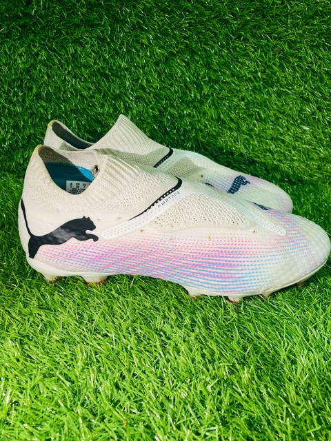 Puma Future Ultimate FG/AG Laceless Football Boots (White/Pink/Blue) — view 1