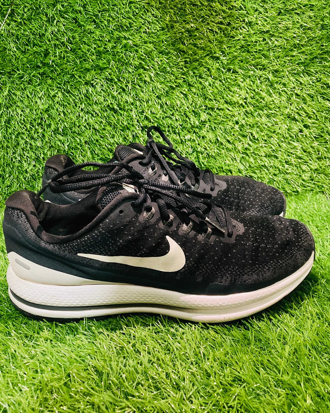 Nike Air Zoom Vomero 13 (Black / White - Anthracite) — view 1